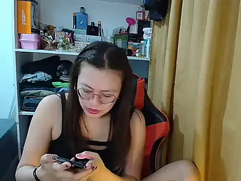 Snapshot of crizzybel chatting on December 19, 2025, 7:00 am crizzybel online show from December 19, 2025, 7:00 am