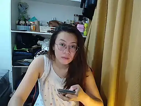 Snapshot of crizzybel chatting on April 1, 2026, 8:39 pm crizzybel online show from April 1, 2026, 8:39 pm