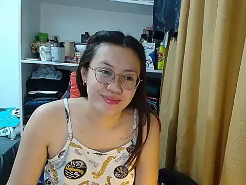 Snapshot of crizzybel chatting on February 13, 2026, 9:59 pm crizzybel online show from February 13, 2026, 9:59 pm