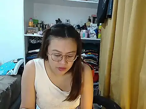 Snapshot of crizzybel chatting on February 21, 2026, 4:31 pm crizzybel online show from February 21, 2026, 4:31 pm