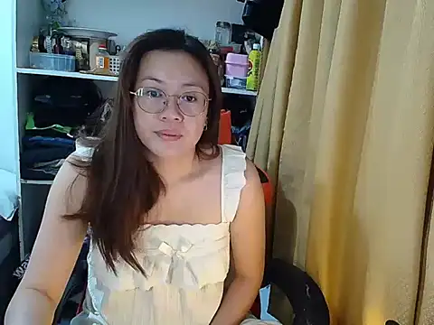 Snapshot of crizzybel chatting on April 2, 2026, 6:03 pm crizzybel online show from April 2, 2026, 6:03 pm
