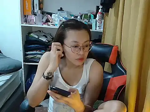 Snapshot of crizzybel chatting on January 17, 2026, 2:31 pm crizzybel online show from January 17, 2026, 2:31 pm