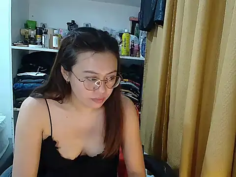 Snapshot of crizzybel chatting on February 27, 2026, 6:52 pm crizzybel online show from February 27, 2026, 6:52 pm