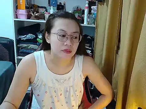 Snapshot of crizzybel chatting on December 21, 2025, 5:42 am crizzybel online show from December 21, 2025, 5:42 am