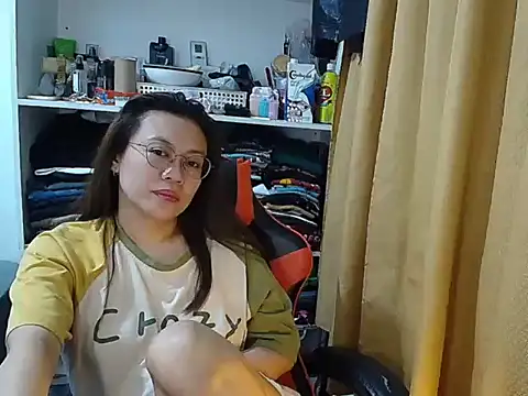 Snapshot of crizzybel chatting on February 15, 2026, 7:51 am crizzybel online show from February 15, 2026, 7:51 am