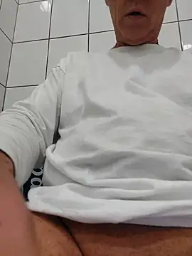 Snapshot of MWM49 chatting on November 13, 2025, 8:07 am MWM49 online show from November 13, 2025, 8:07 am