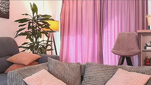 Snapshot of MayaCroft chatting on March 11, 2025, 7:35 am MayaCroft online show from March 11, 2025, 7:35 am