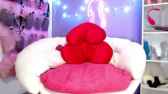 Snapshot of Sweeeets85 chatting on November 24, 2025, 2:17 pm Sweeeets85 online show from November 24, 2025, 2:17 pm