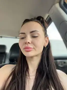 Snapshot of PrincessaHill_ chatting on July 5, 2026, 10:44 am PrincessaHill online show from July 5, 2026, 10:44 am