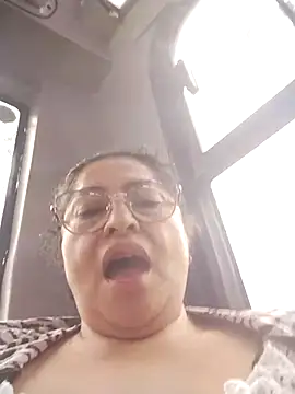 Snapshot of Keyla01_ chatting on November 17, 2025, 11:25 am Keyla01 online show from November 17, 2025, 11:25 am