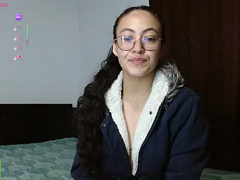 Olivia Bright online show from May 17, 2026, 12:32 am