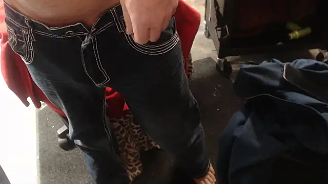 Spundaynightxh online show from December 3, 2024, 1:27 pm