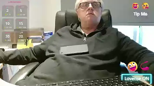 bigbadjon69 online show from March 14, 2025, 5:13 pm