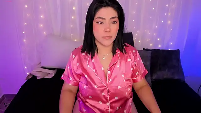 Snapshot of lucy26_ chatting on October 23, 2025, 1:37 am lucy26 online show from October 23, 2025, 1:37 am