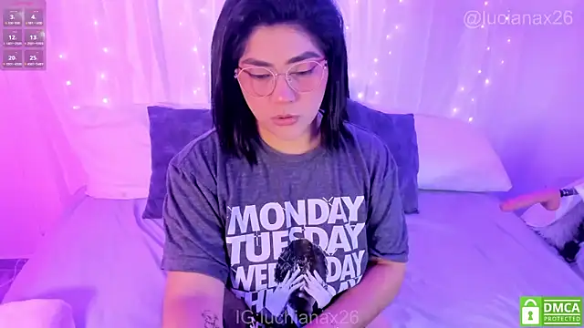 lucy26  online show from December 19, 2025, 1:42 am