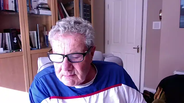 Snapshot of Oldpistolpete chatting on April 24, 2026, 4:20 pm Oldpistolpete online show from April 24, 2026, 4:20 pm