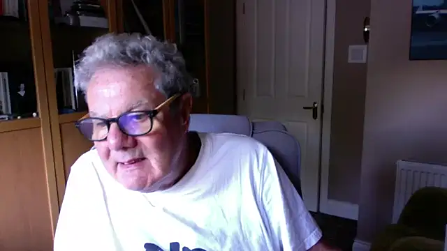 Snapshot of Oldpistolpete chatting on June 9, 2026, 8:59 am Oldpistolpete online show from June 9, 2026, 8:59 am