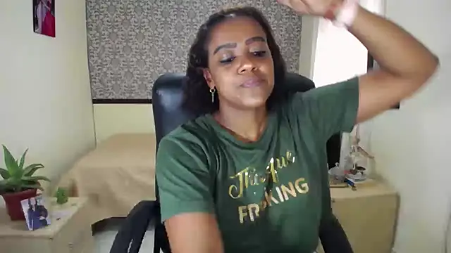 Snapshot of EvaFoxter chatting on February 24, 2026, 3:24 pm EvaFoxter online show from February 24, 2026, 3:24 pm