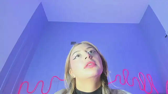 Snapshot of Sofly_s chatting on March 3, 2026, 11:50 am Sofly s online show from March 3, 2026, 11:50 am