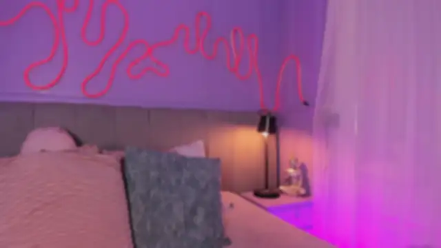 Snapshot of Sofly_s chatting on December 16, 2025, 11:58 am Sofly s online show from December 16, 2025, 11:58 am