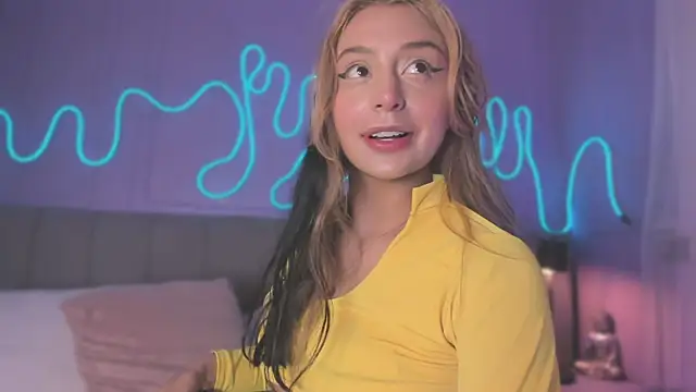 Snapshot of Sofly_s chatting on December 20, 2025, 11:57 am Sofly s online show from December 20, 2025, 11:57 am