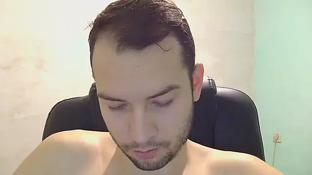 Esebuaruslan1999 online show from December 9, 2024, 3:33 pm