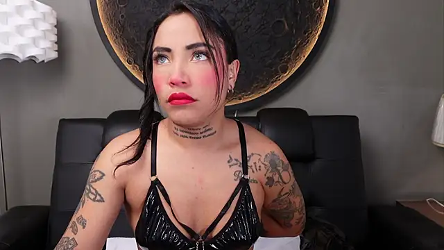 miss vaiolette online show from June 27, 2026, 11:05 am
