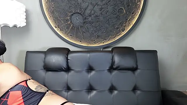 miss vaiolette online show from July 22, 2026, 11:12 am