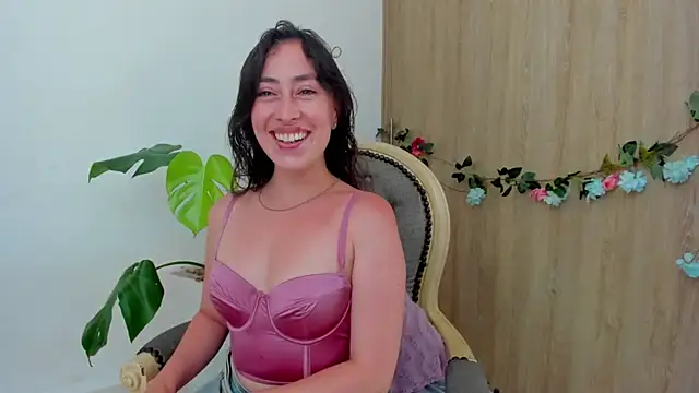 Snapshot of Amatiista chatting on August 1, 2026, 5:33 pm Amatiista online show from August 1, 2026, 5:33 pm