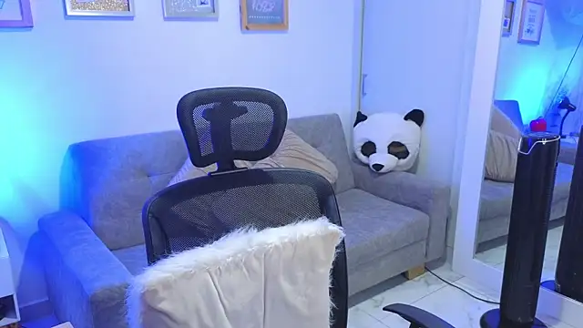 Snapshot of annylouis chatting on November 9, 2025, 7:29 pm annylouis online show from November 9, 2025, 7:29 pm