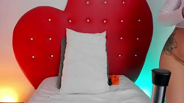 nicolette rock online show from January 7, 2026, 10:42 am