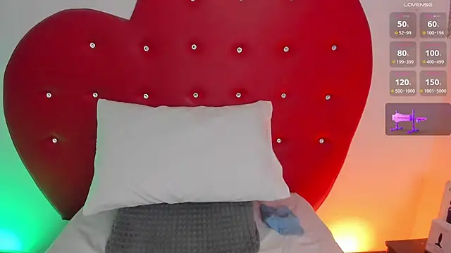 nicolette rock online show from November 23, 2025, 10:47 am