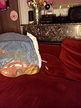 callmelouve online show from March 10, 2026, 7:40 pm