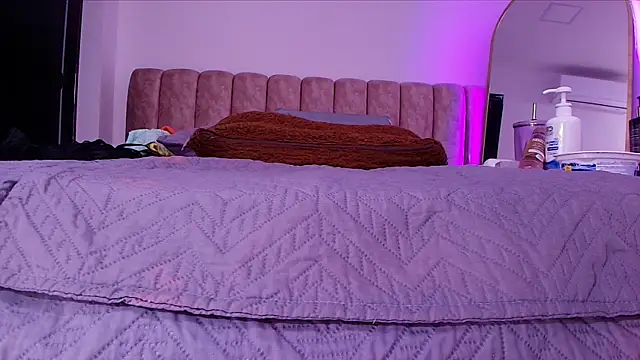  linda milk  online show from April 2, 2026, 3:02 am