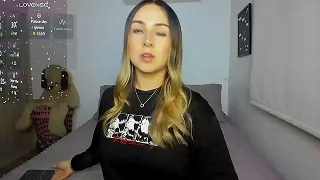 Snapshot of sophi_mooreno chatting on June 8, 2026, 12:38 am sophi mooreno online show from June 8, 2026, 12:38 am