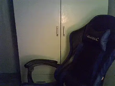 StrawberryWine07 online show from March 7, 2025, 10:46 am