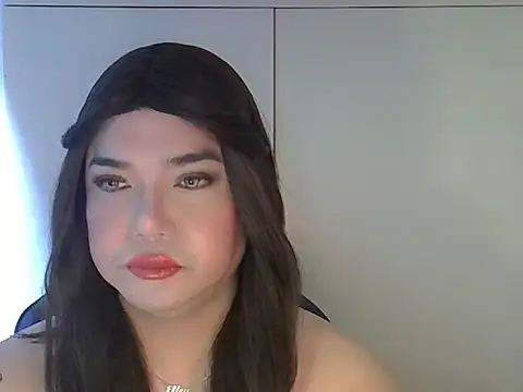 Snapshot of StrawberryWine07 chatting on April 18, 2026, 12:24 am StrawberryWine07 online show from April 18, 2026, 12:24 am