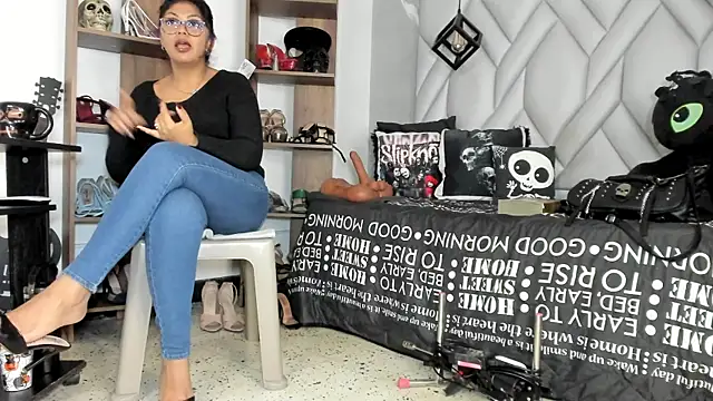 Snapshot of MirandaHaguen chatting on June 25, 2026, 8:58 pm MirandaHaguen online show from June 25, 2026, 8:58 pm