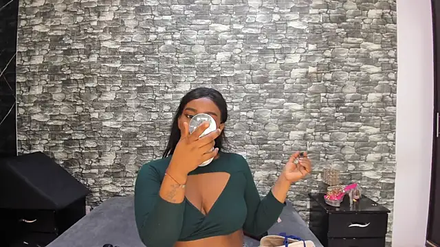 Snapshot of ArianaBlackk chatting on November 13, 2025, 12:09 pm ArianaBlackk online show from November 13, 2025, 12:09 pm