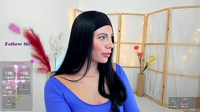 Snapshot of Silvanna-Moree chatting on September 15, 2025, 7:58 pm Silvanna-Moree online show from September 15, 2025, 7:58 pm