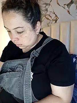 mollieblue69 online show from March 9, 2026, 12:52 pm