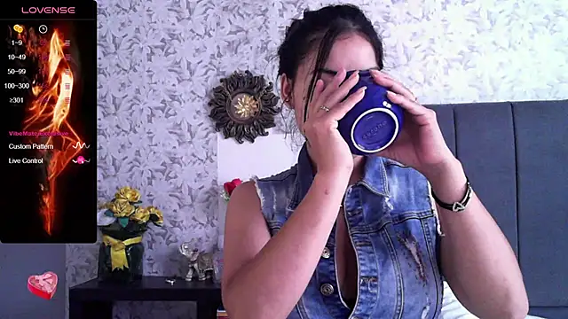 Sweet-Angie online show from March 19, 2025, 2:02 pm