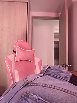 Anamhenao online show from February 27, 2026, 5:13 pm