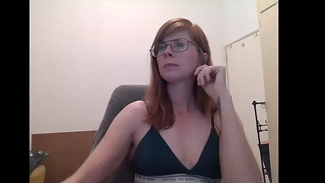 Snapshot of SavannaGirly chatting on May 21, 2026, 8:34 am SavannaGirly online show from May 21, 2026, 8:34 am