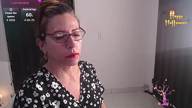 Snapshot of Chayla_Ruiz chatting on November 6, 2025, 11:36 am Chayla Ruiz online show from November 6, 2025, 11:36 am