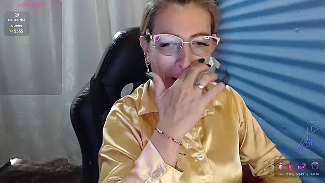 Chayla Ruiz online show from June 3, 2026, 2:33 pm