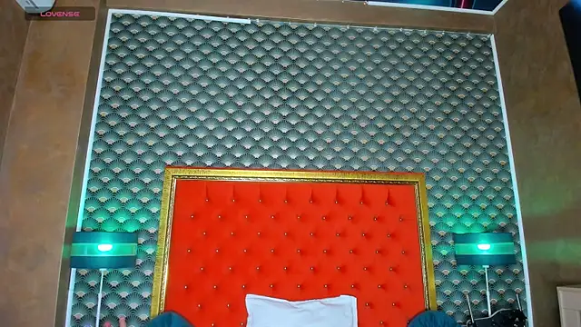 VallerieJones online show from April 19, 2026, 12:17 pm