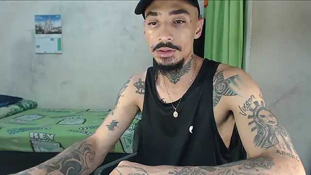 Snapshot of emiliano_hottt chatting on May 31, 2026, 8:53 pm emiliano hottt online show from May 31, 2026, 8:53 pm
