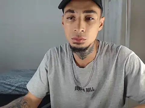 emiliano hottt online show from January 26, 2025, 7:20 pm