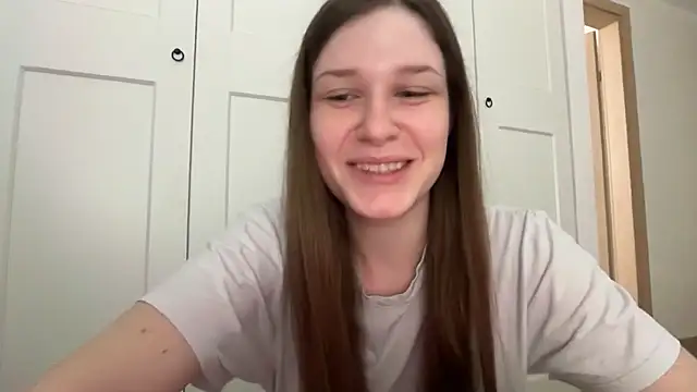 Snapshot of LisaSweetie chatting on July 22, 2026, 10:28 am LisaSweetie online show from July 22, 2026, 10:28 am